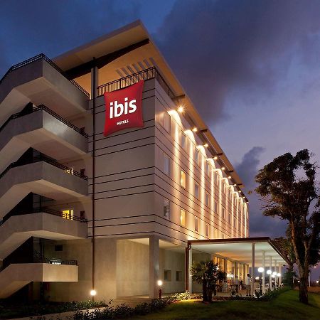 Ibis Bata Hotel Exterior photo