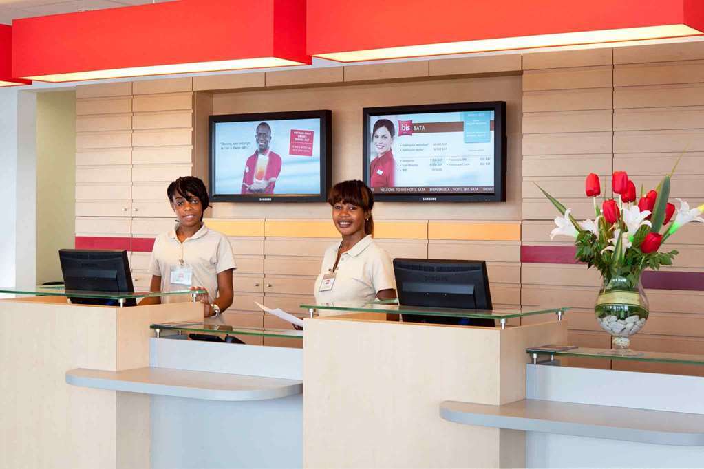 Ibis Bata Hotel Exterior photo