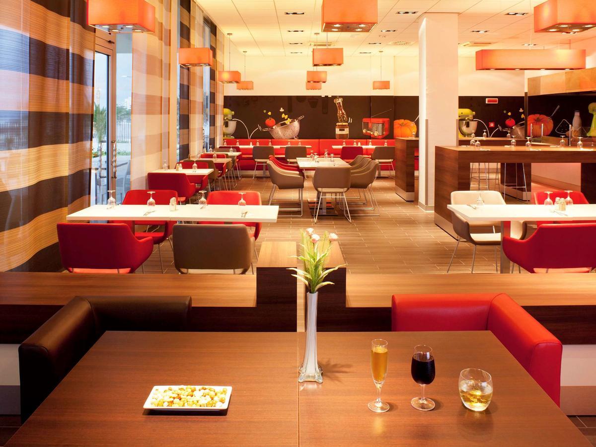 Ibis Bata Hotel Exterior photo